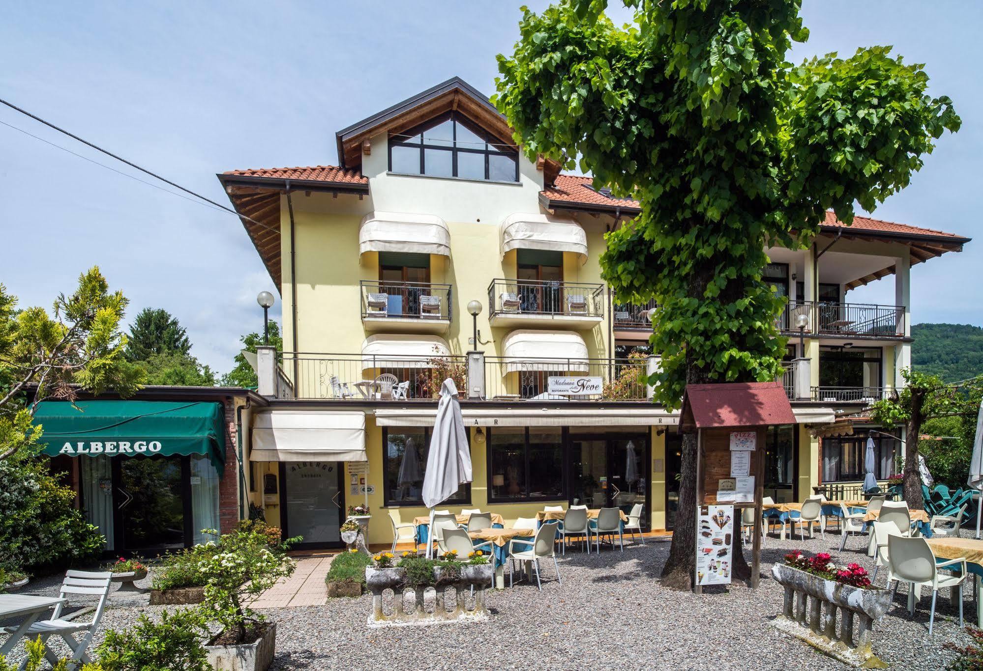 Madonna Della Neve Hotel เปตเตนาสโก ภายนอก รูปภาพ